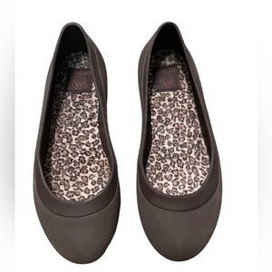Brown Mammoth Croc flats